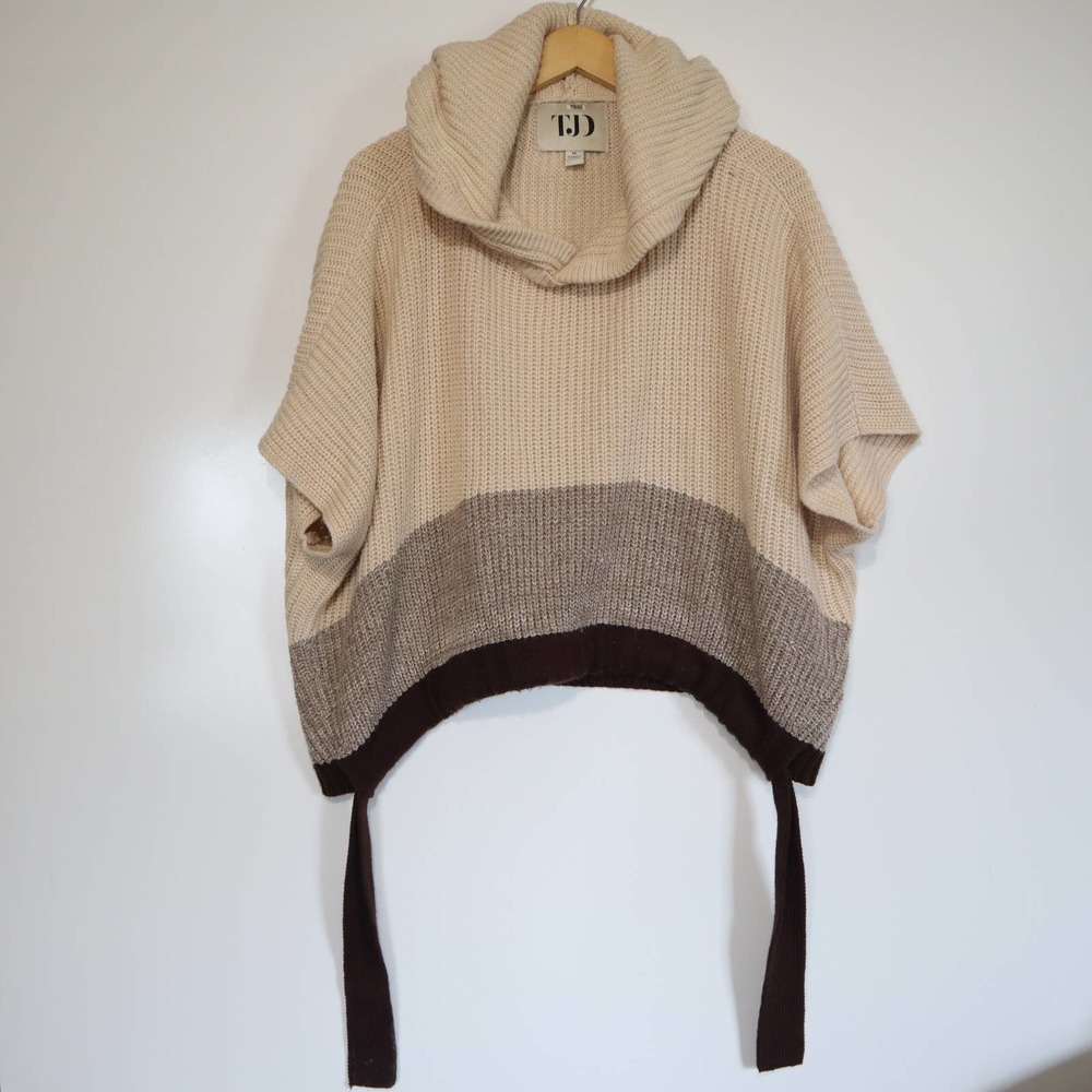 The Jetset Diaries NWT Colorblock Cape Sweater
